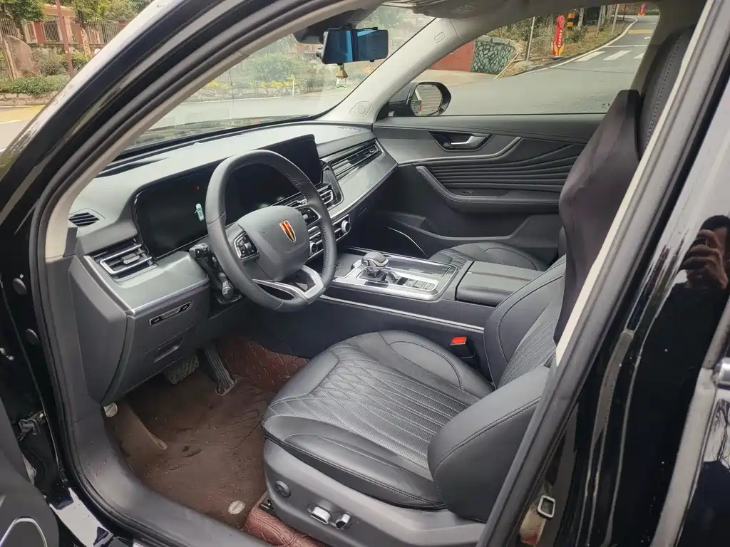 Hongqi HS5 2.0 T 4 WD Flagship Leading Pro