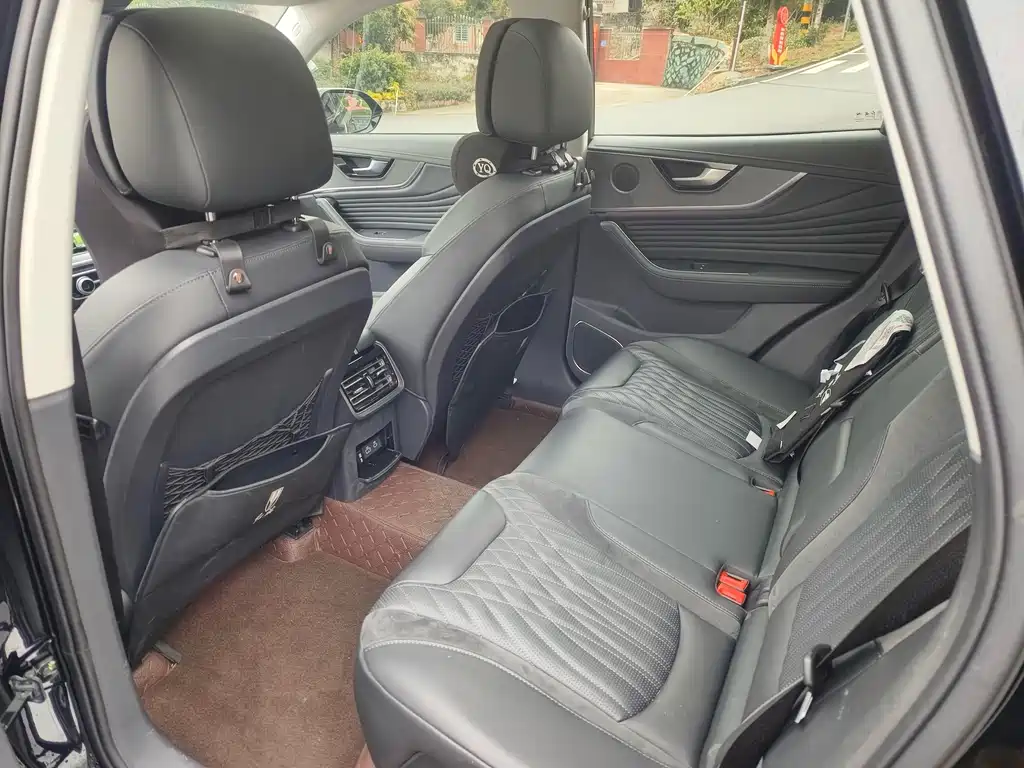 Hongqi HS5 2.0 T 4 WD Flagship Leading Pro