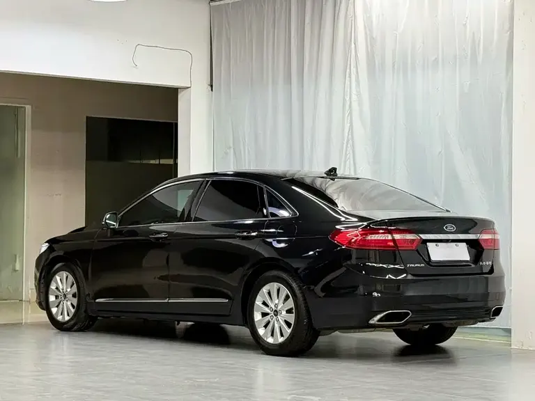 Ford Taurus EcoBoost 180 Luxury