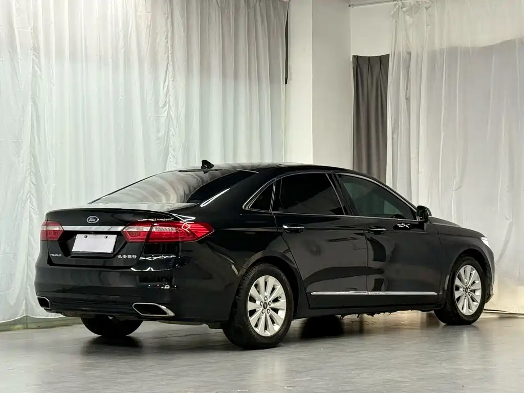 Taurus EcoBoost 180 Luxury