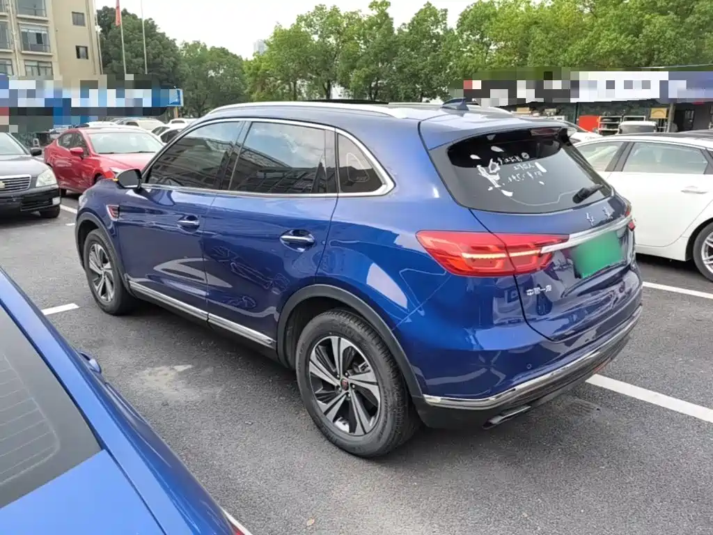 Hongqi HS5 2.0 T Connected Flagship Enjoyment