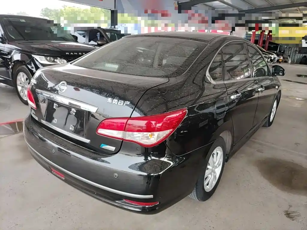 Sylphy Classic 1.6 XE+ CVT Connected Leading