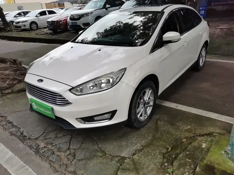 Ford Focus Sedan 1.6 L Auto Style