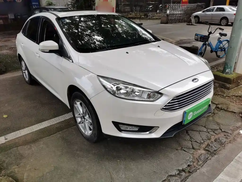 Focus Sedan 1.6 L Auto Style