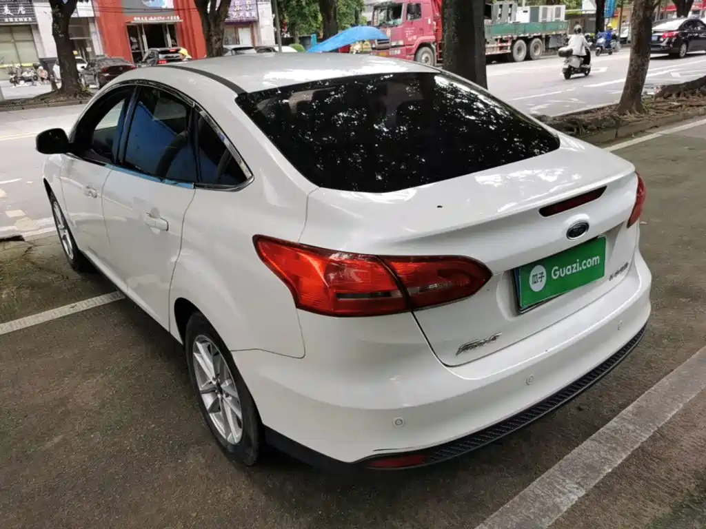 Focus Sedan 1.6 L Auto Style