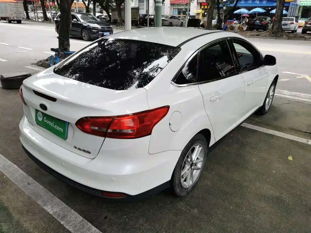 Focus Sedan 1.6 L Auto Style
