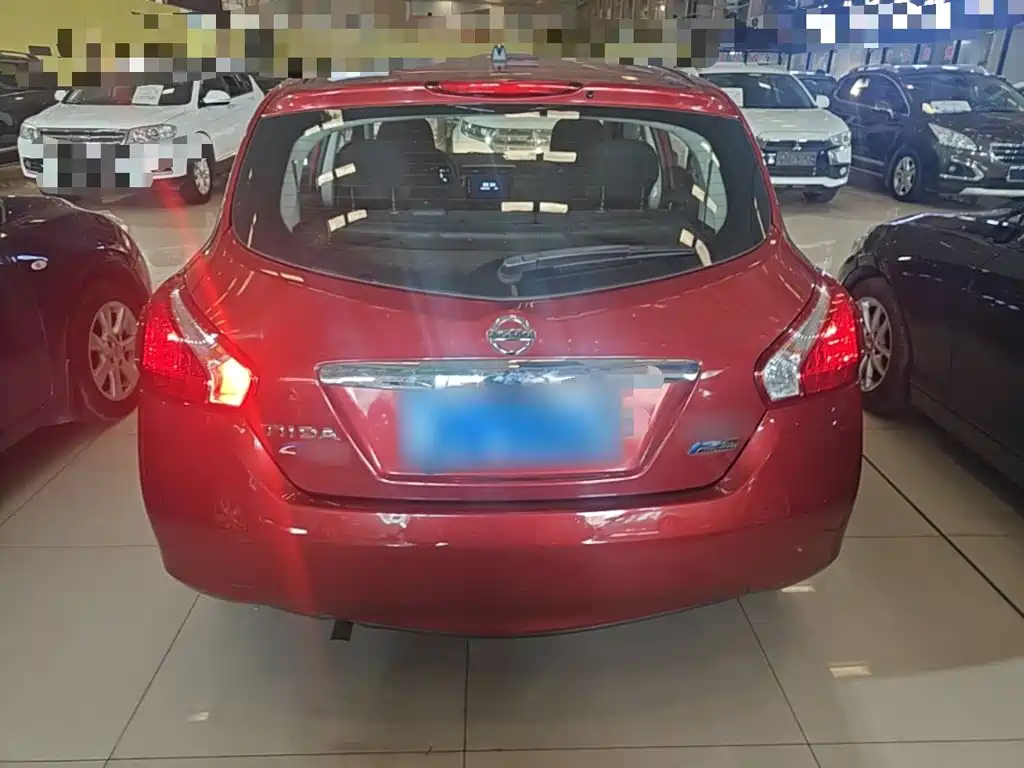 Tiida 1.6 L CVT Comfort