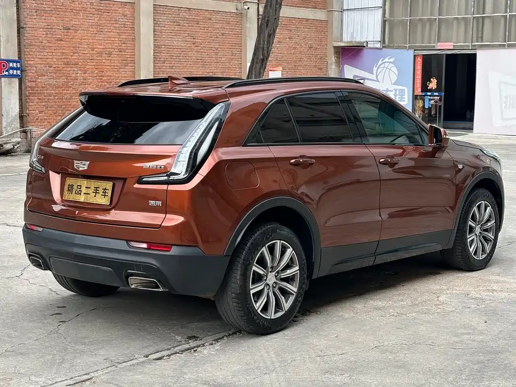Cadillac XT4 28 T 2 WD Luxury Sport