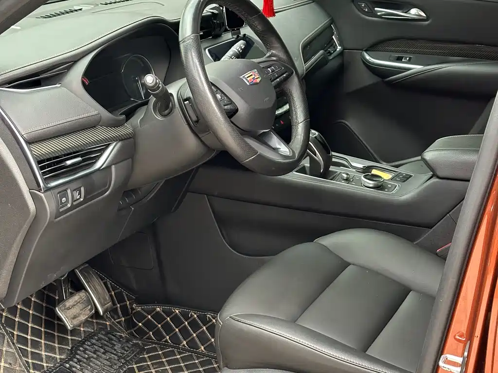 Cadillac XT4 28 T 2 WD Luxury Sport