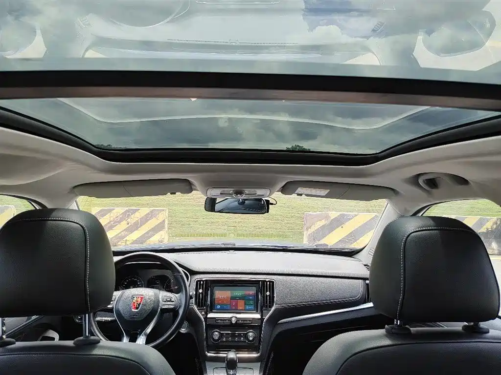 Roewe RX5 20 T 2 WD Auto Flagship