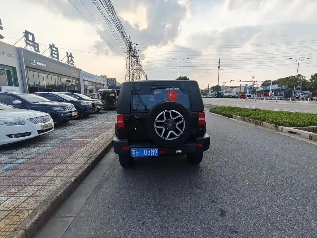BAIC BJ40 40 L 2.3 T Manual 4 WD Premium