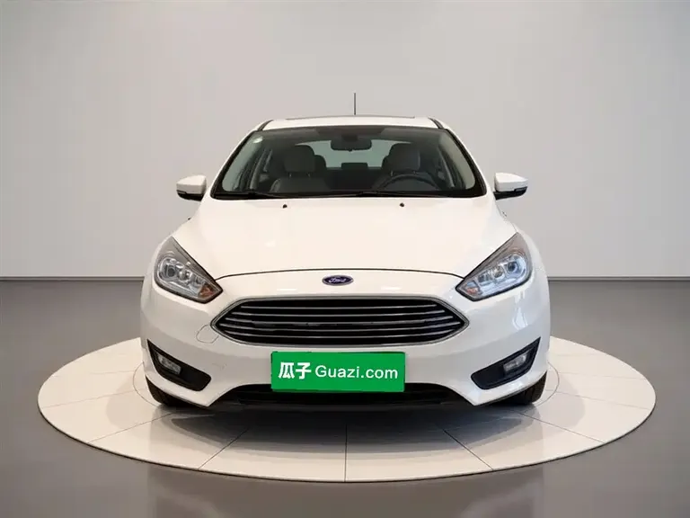 Ford Focus Sedan Classic 1.6 L Auto Style Smart Travel