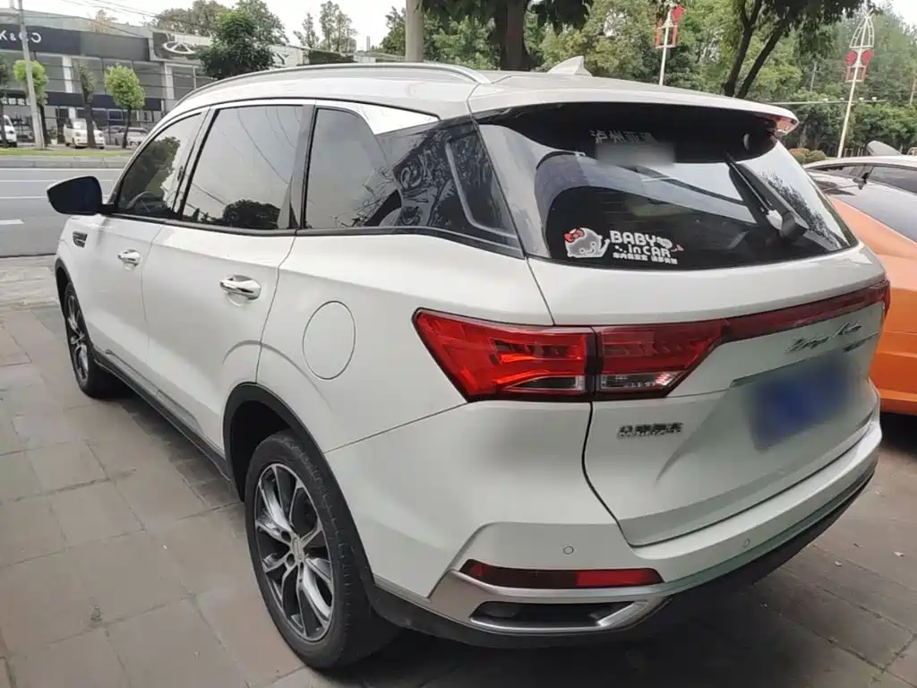 Zotye T500 1.5 T Auto Intelligent Connected Distinguished