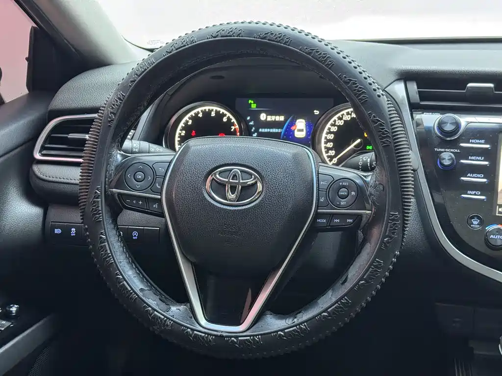 Camry 2.5 G Luxury