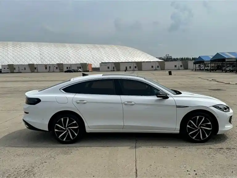 Lamando Lamando L 280 TSI DSG Super Hot Flagship