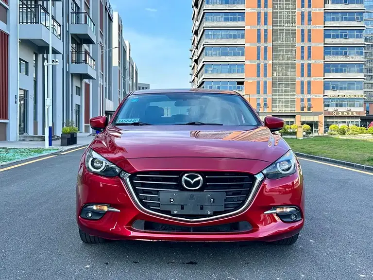 Mazda 3 Axela Sedan 2.0 L Auto Distinguished CN-V