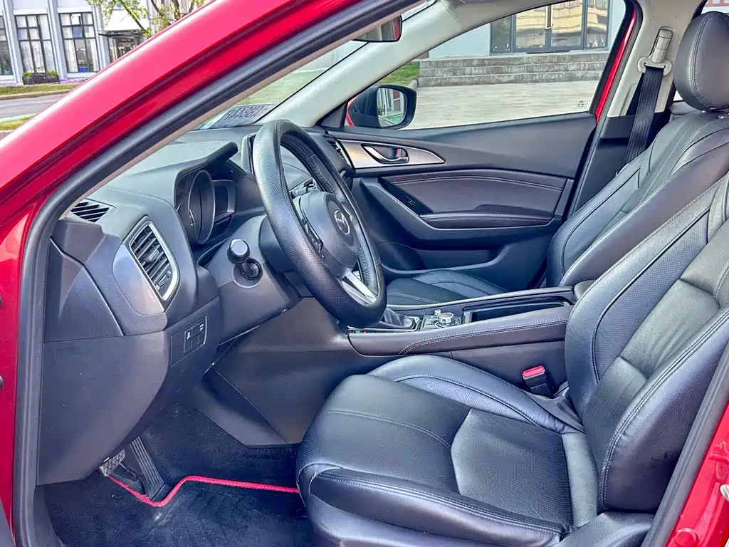 Mazda 3 Axela Sedan 2.0 L Auto Distinguished CN-V