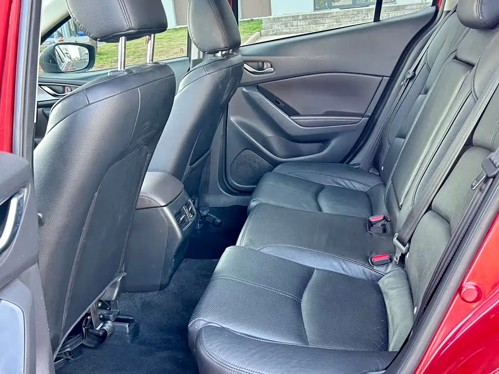 Mazda 3 Axela Sedan 2.0 L Auto Distinguished CN-V