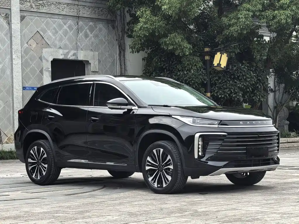 Exeed Lingyun 300 T 2 WD Stellar