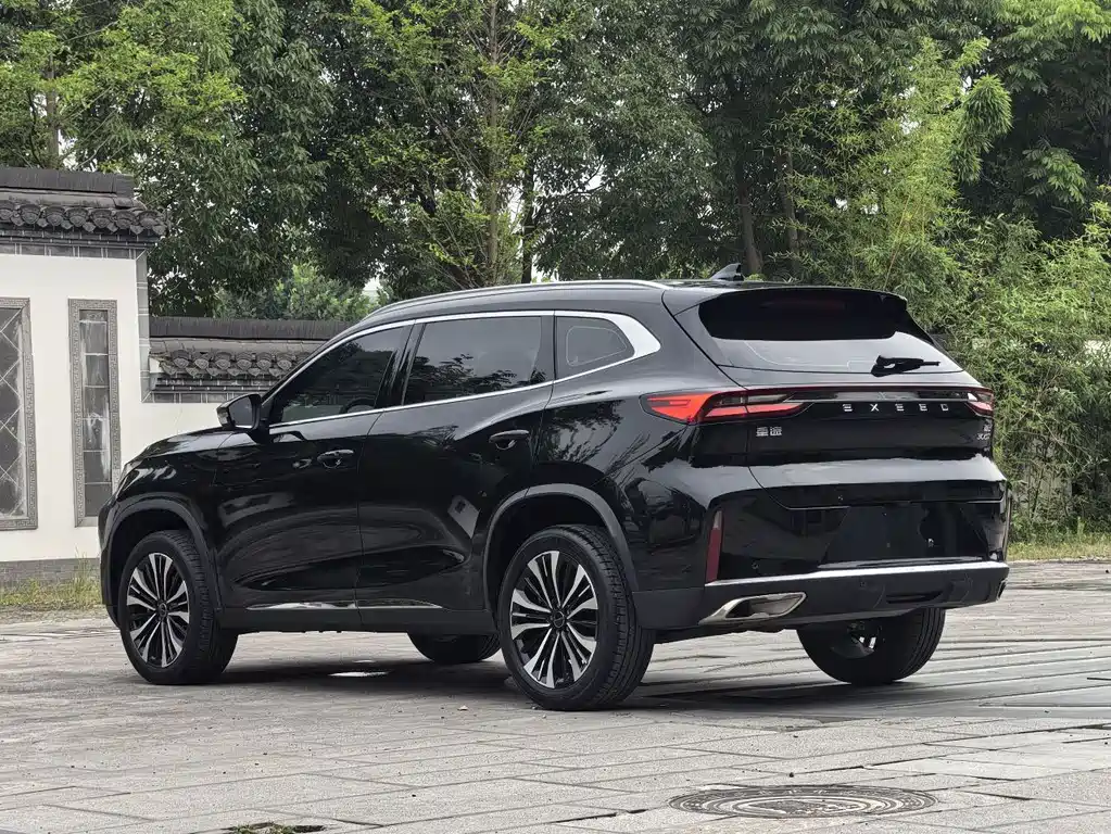 Exeed Lingyun 300 T 2 WD Stellar