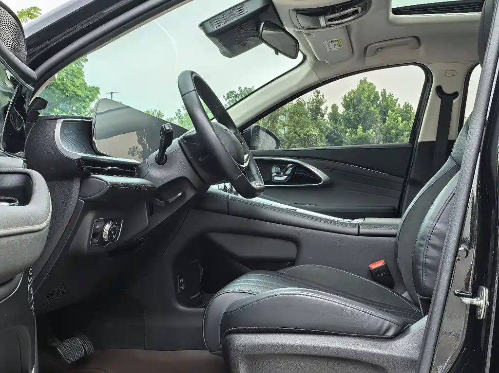 Exeed Lingyun 300 T 2 WD Stellar