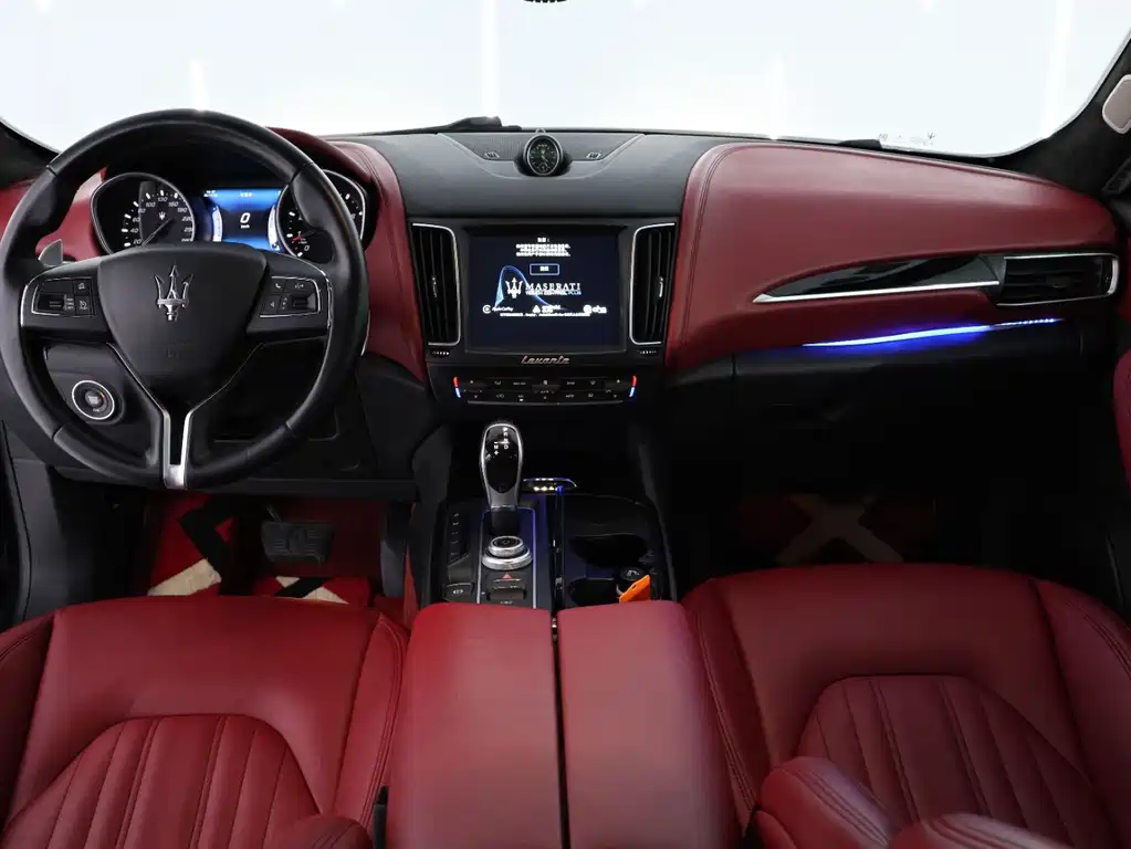 Levante 3.0 T Standard