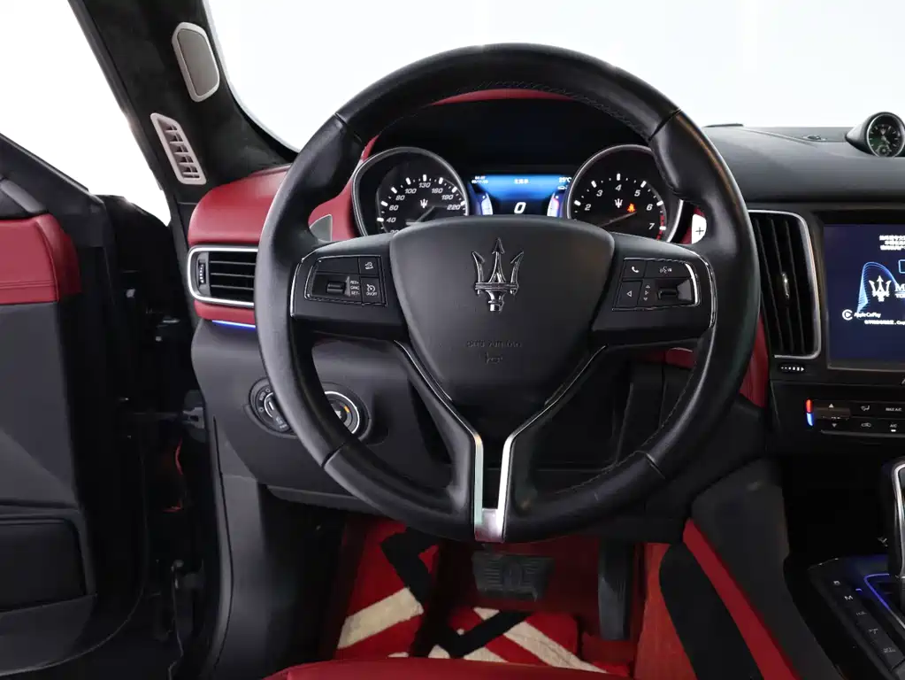 Levante 3.0 T Standard