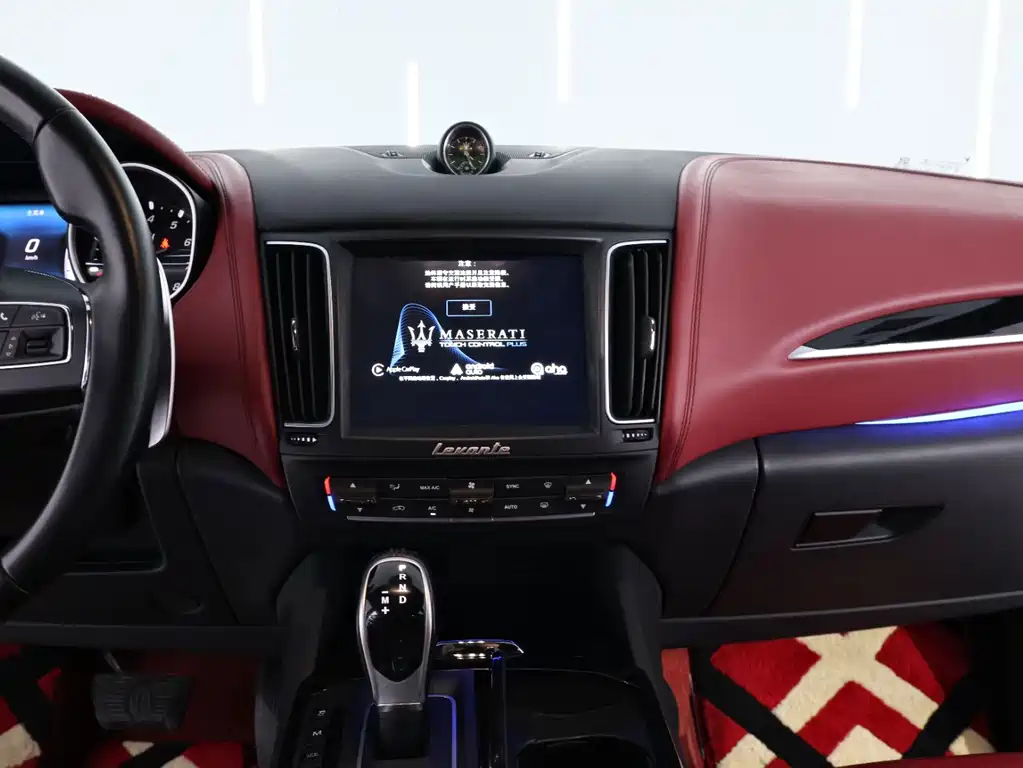 Levante 3.0 T Standard