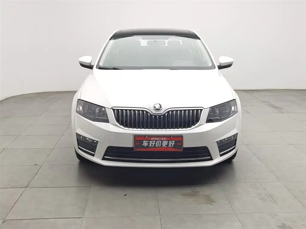 Octavia 1.6 L Auto Smart Travel