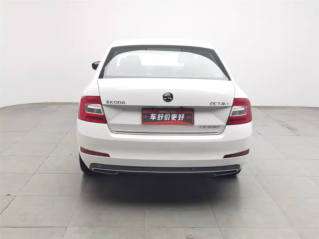 Octavia 1.6 L Auto Smart Travel