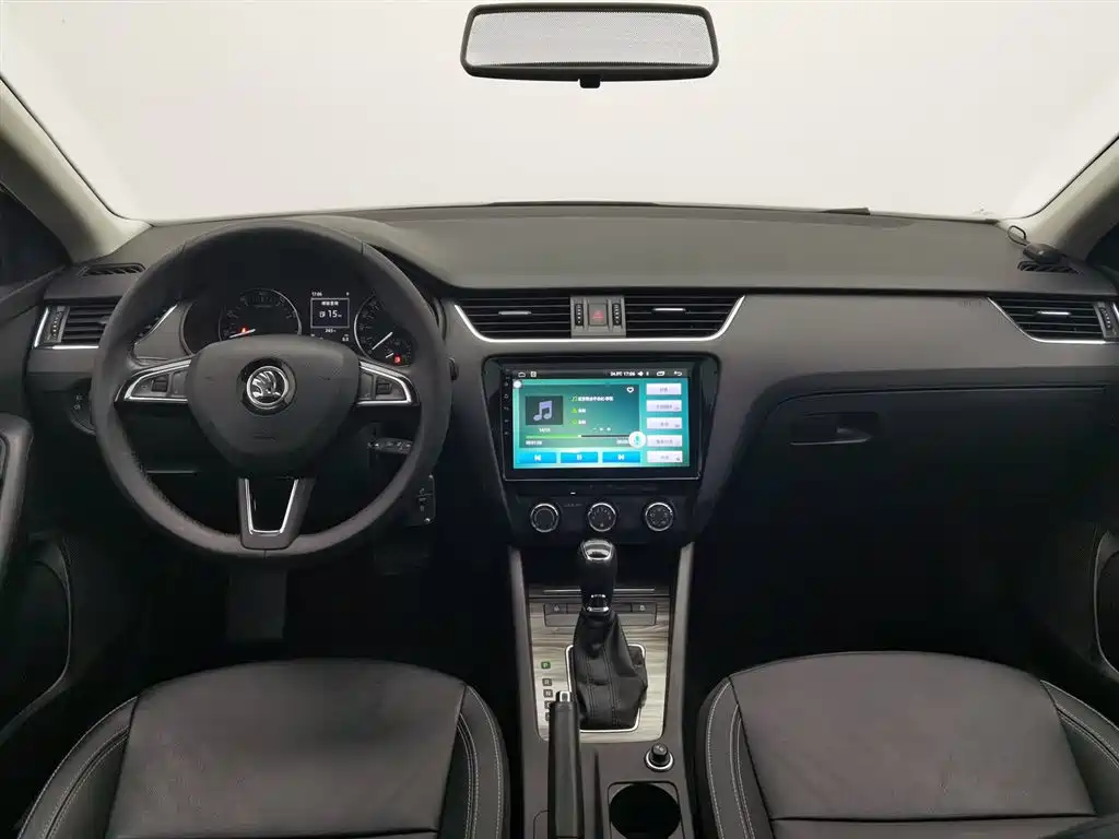 Octavia 1.6 L Auto Smart Travel