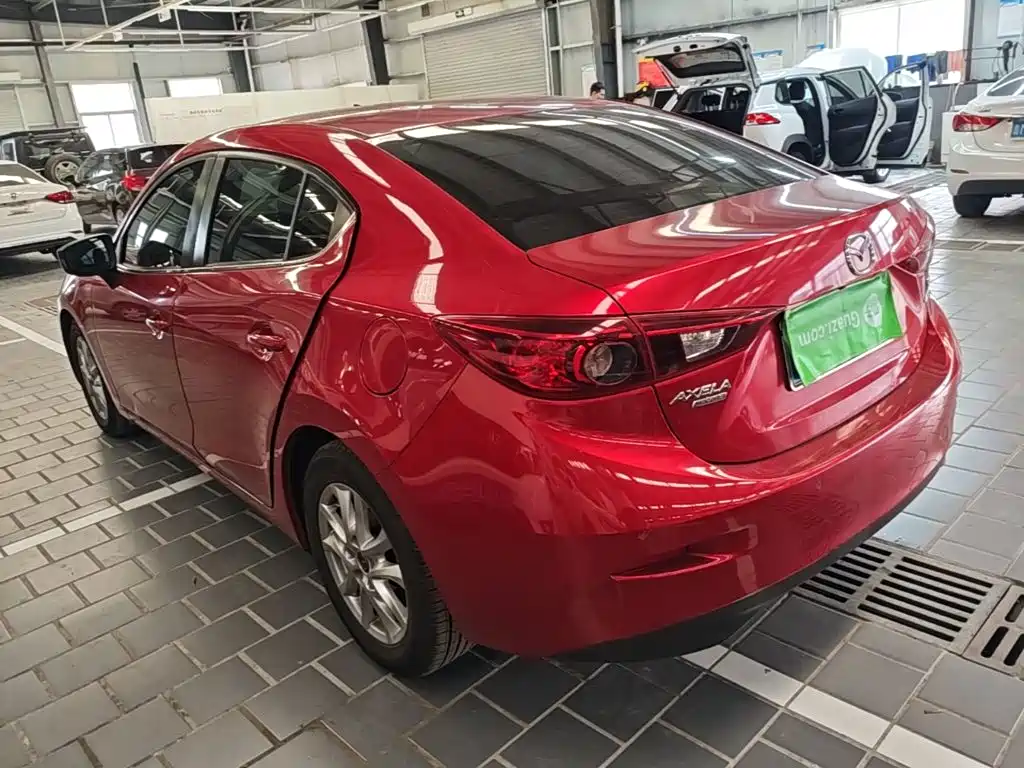 Mazda 3 Axela Sedan 1.5 L Auto Luxury