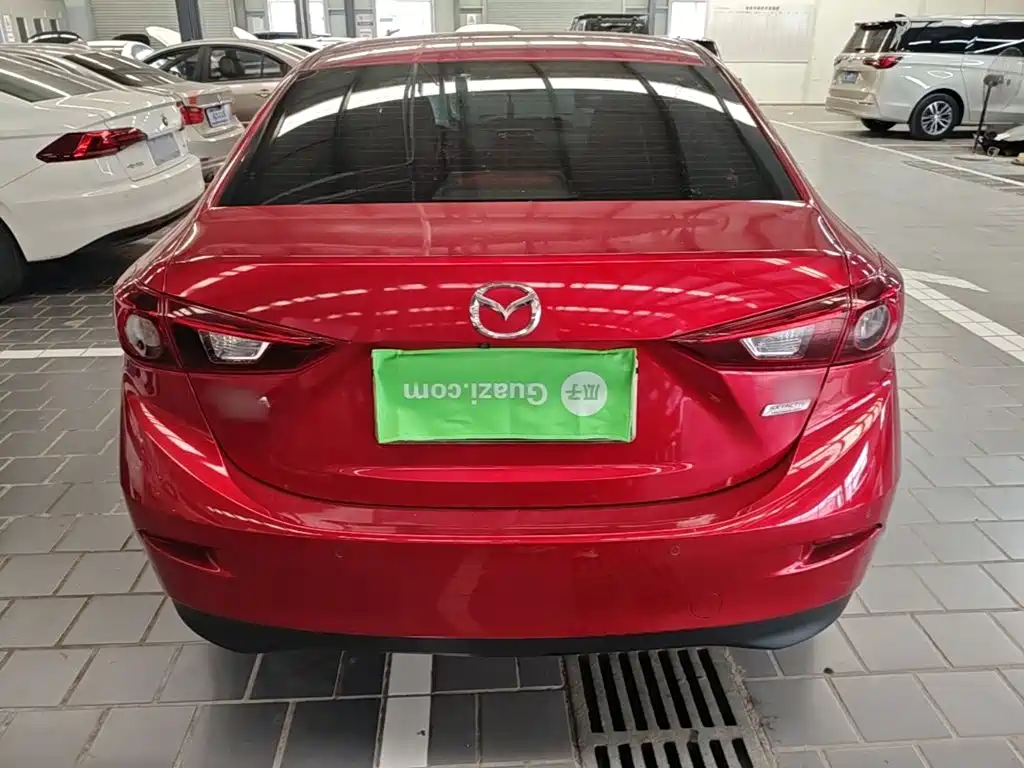Mazda 3 Axela Sedan 1.5 L Auto Luxury
