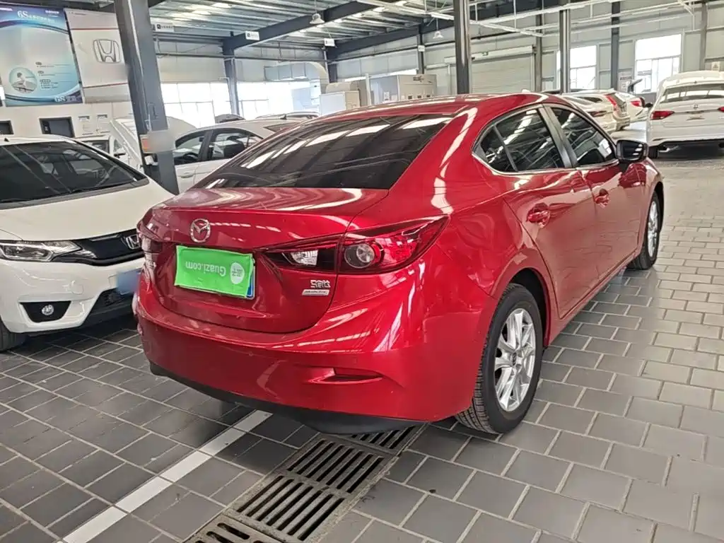Mazda 3 Axela Sedan 1.5 L Auto Luxury
