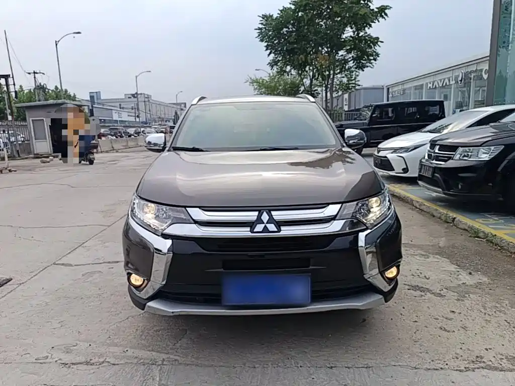 Outlander (Import) 欧蓝德(进口) 2016款 2.0 L 两驱加值版 5座