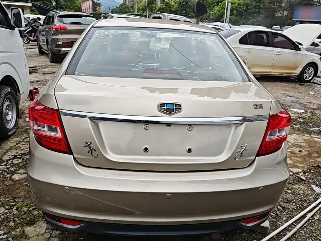 Vision 1.5 L Auto Happy