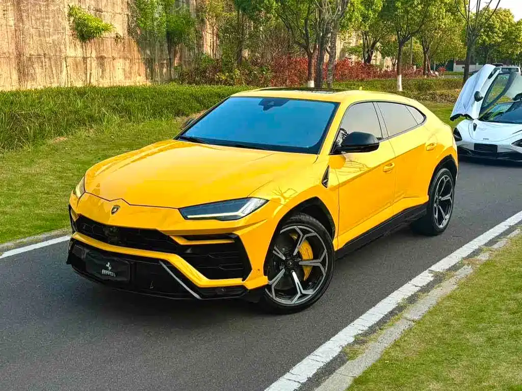 Urus 4.0 T V8