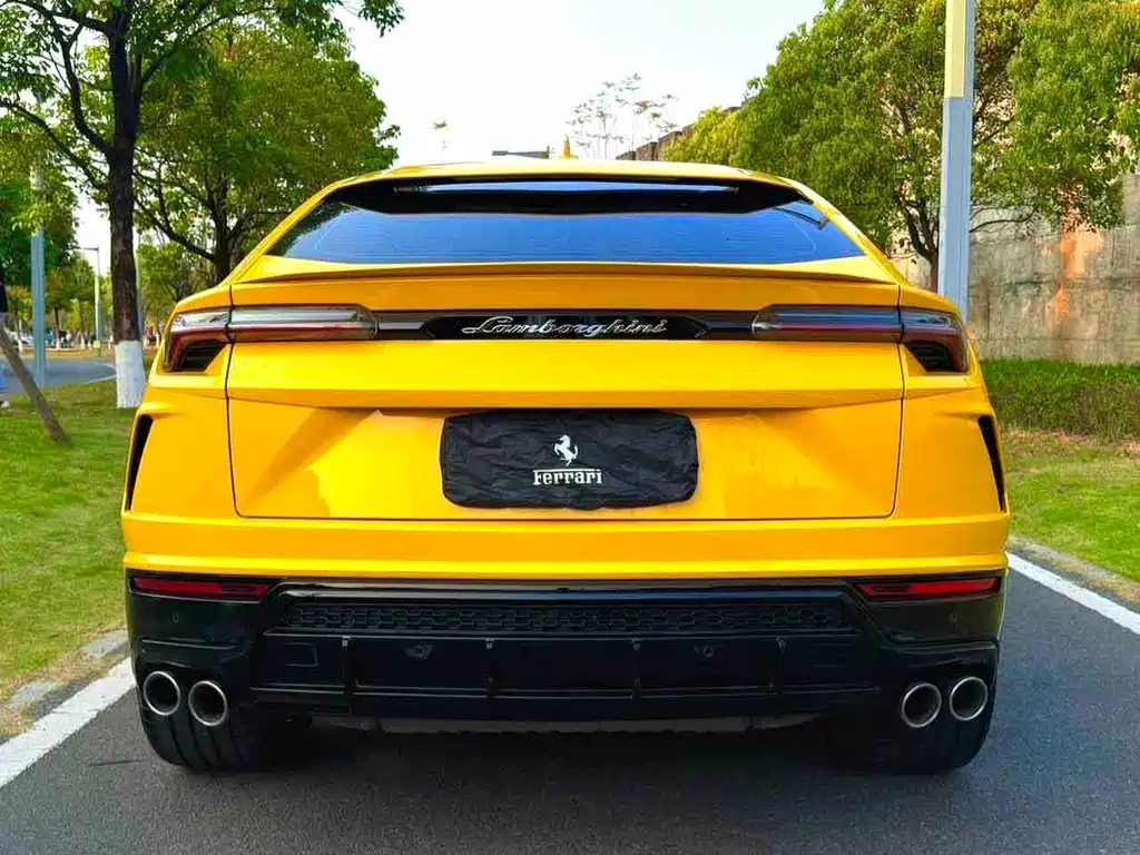 Urus 4.0 T V8