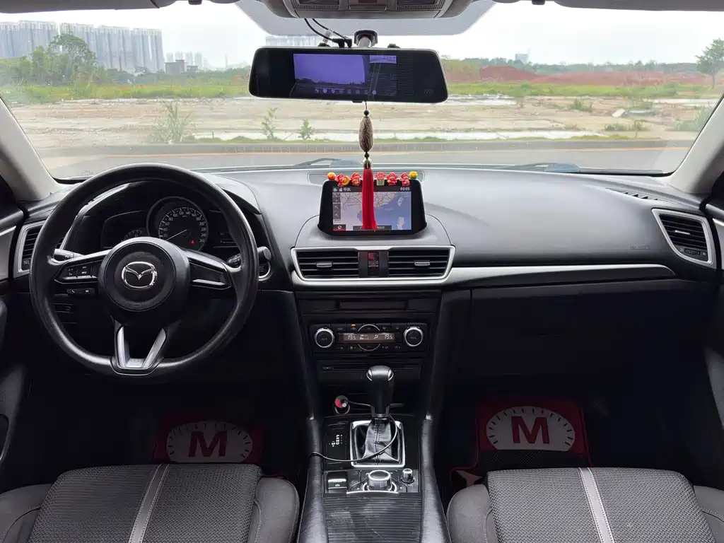 Mazda 3 Axela Hatchback 1.5 L Auto Luxury CN-V
