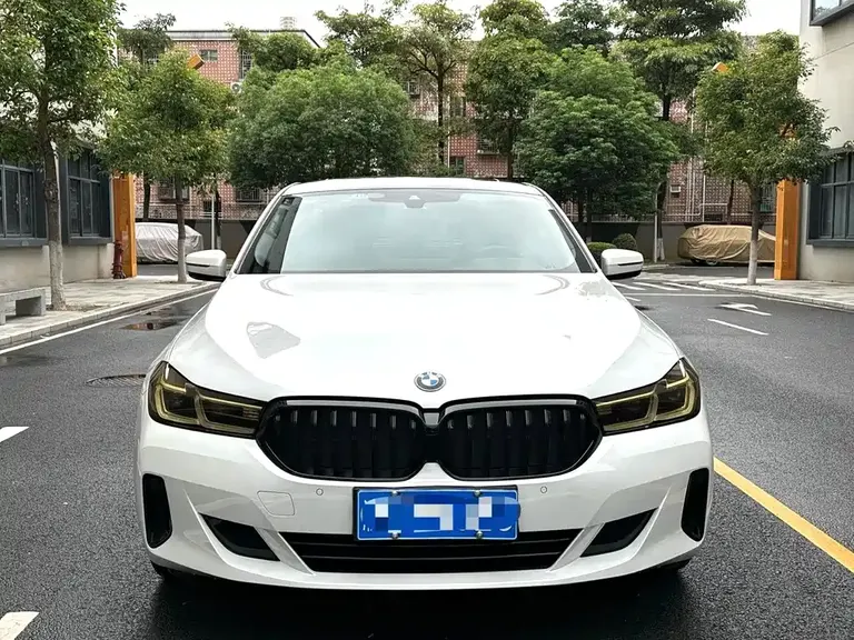 BMW 6 Series GT 630 i Luxury Design Package