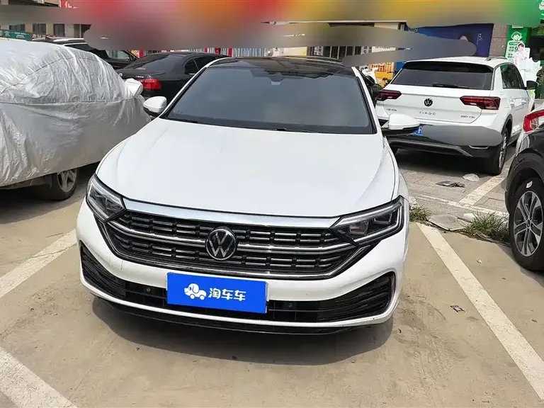 Volkswagen Sagitar 300 TSI DSG Transcend