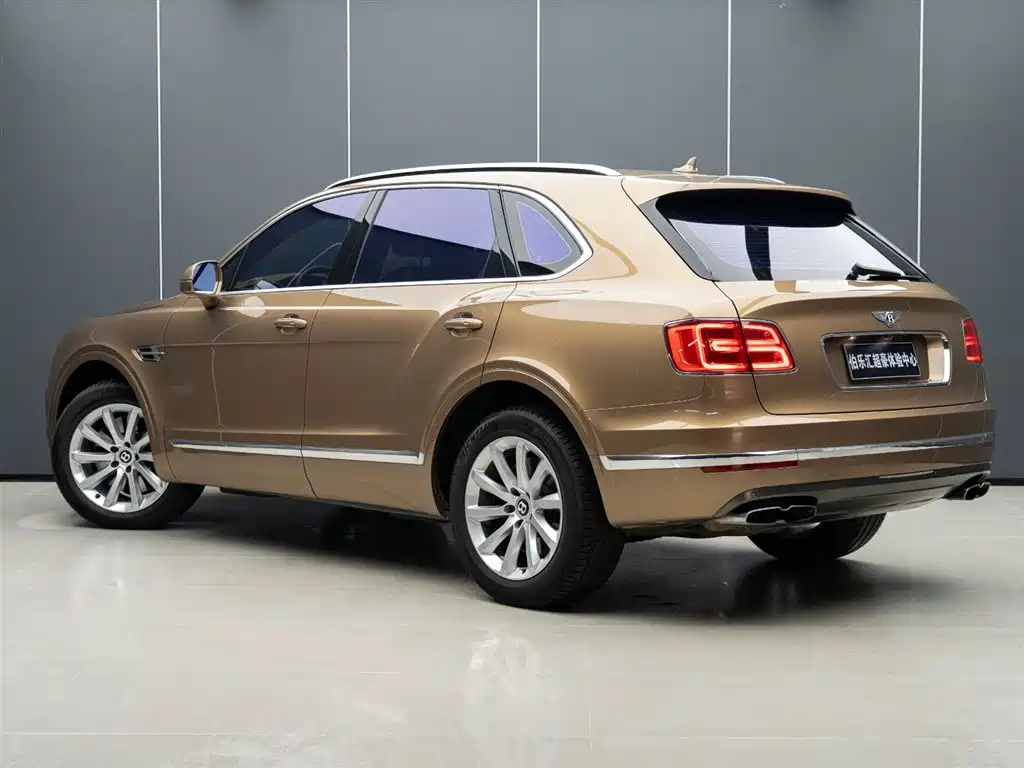 Bentayga 添越 2018款 4.0 T V8 欧规版