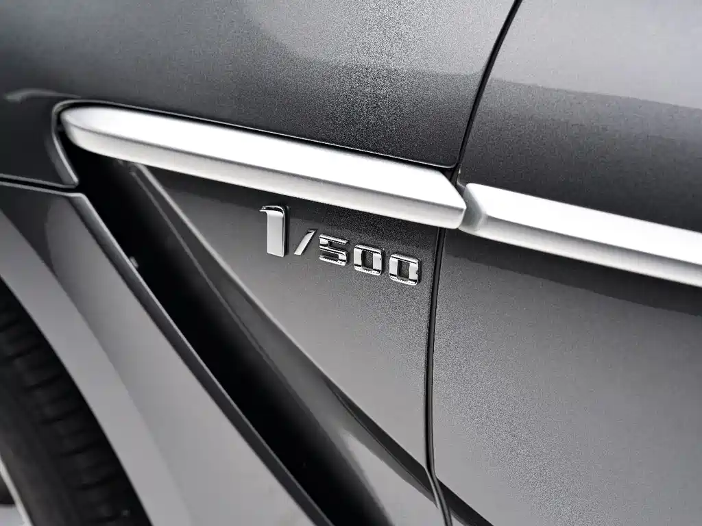 Aston Martin DBX 4.0 T V8 1913 First Edition Limited