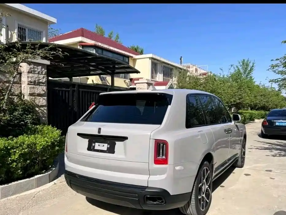 Cullinan Black Badge