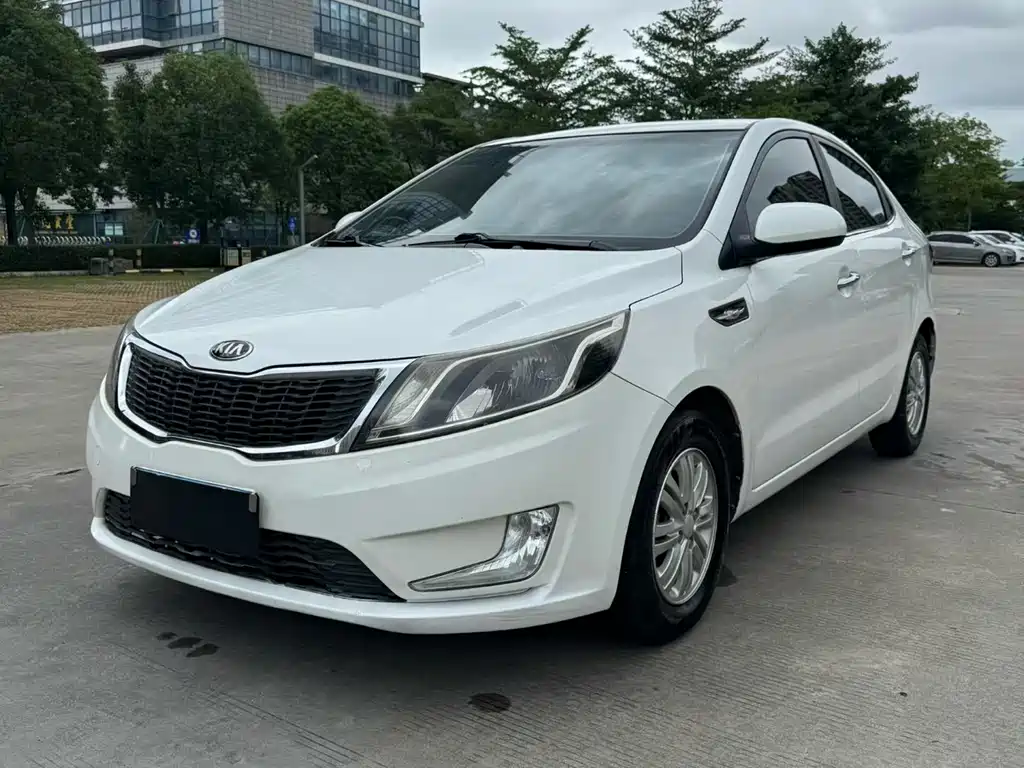 Kia K2 起亚K2 2012款 两厢 1.4 L AT GLS