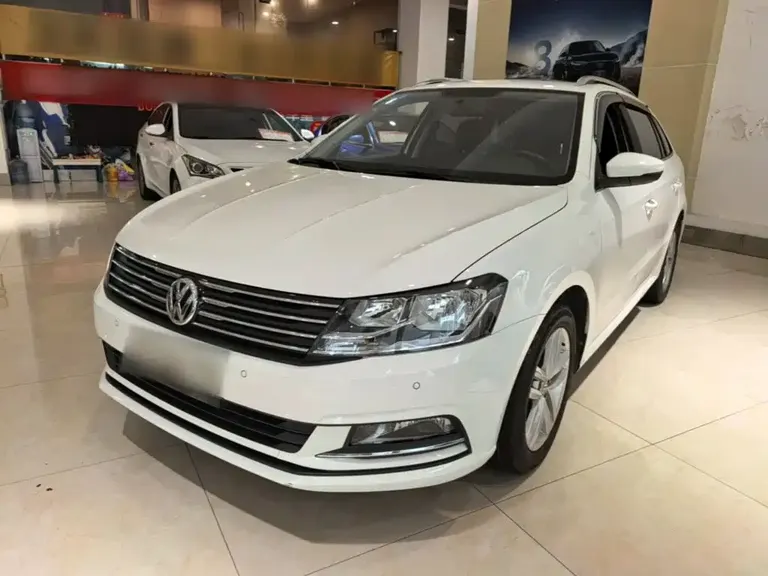 Volkswagen Gran Lavida 1.6 L Auto Comfort
