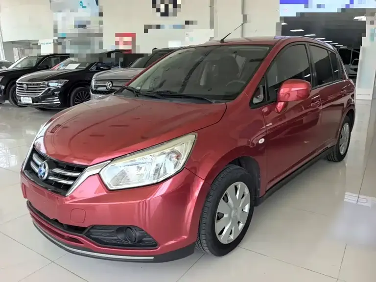 Venucia R50 1.6 L Auto Elite