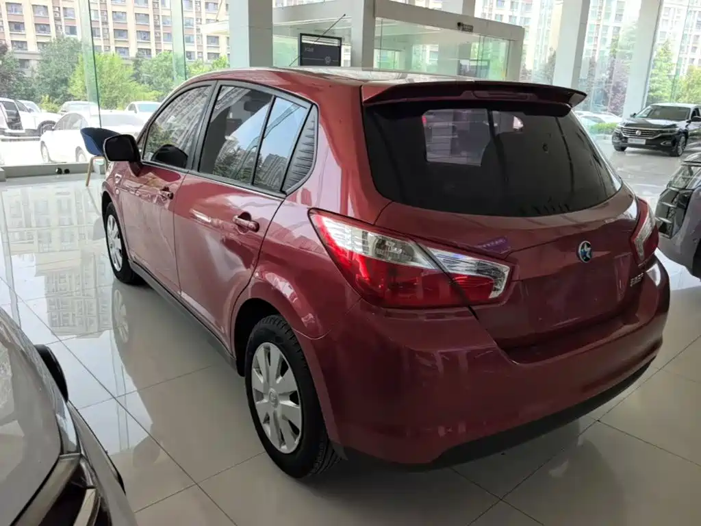 Venucia R50 1.6 L Auto Elite