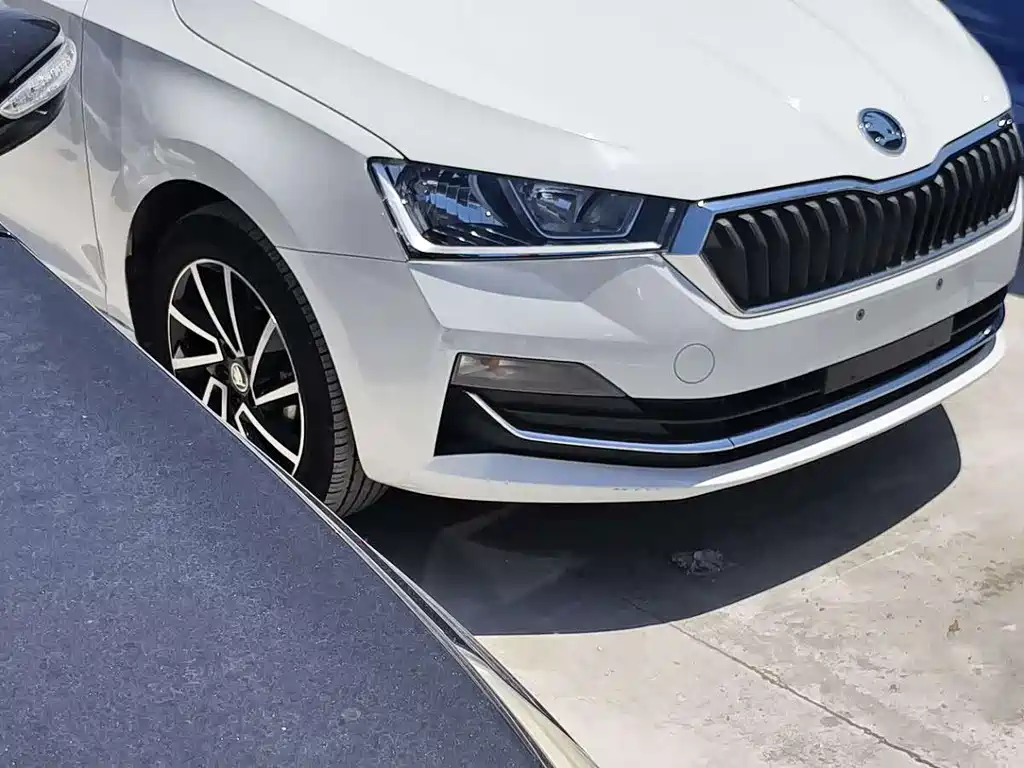 Rapid Spaceback 1.5 L Auto Standard