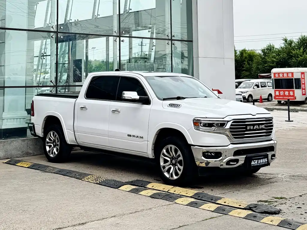 RAM Trucks RAM Trucks 2022款 5.7 L 美规版